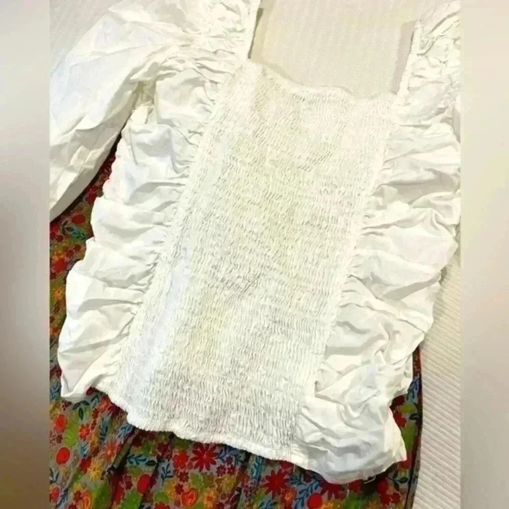 Milk & Honey Rouched Square Neck Puffed Sleeve TSO white top size small - Picture 5 of 7